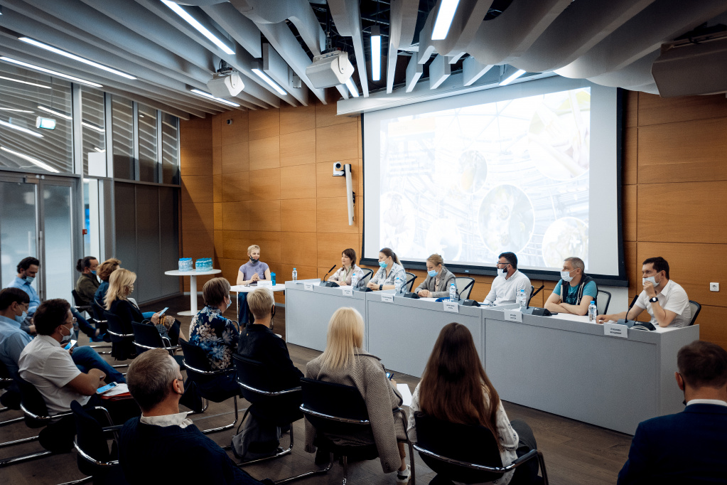 Round table