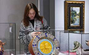 Расписание экскурсий по выставкам в Зарядье 