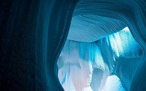 Ледяная пещера закрылась на ежегодную перезаморозку 